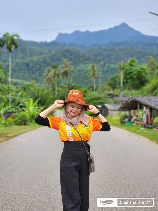 หมู่บ้านช่องไม้ดำกับจุดเช็คอิน วิวภูเขาพนมเญจา