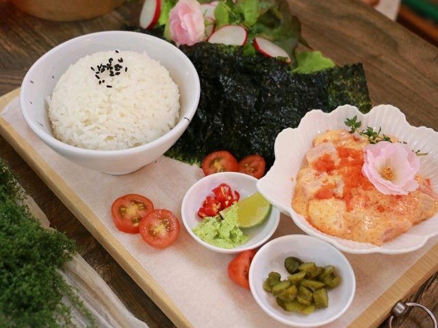ปาฎี ธีมวันเกิด