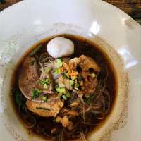 ก๋วยเตี๋ยวเรือในคลอง อยุธยา