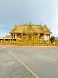 พระอุโบสถสีทอง วัดปากน้ำโจ้โล้ ฉะเชิงเทรา