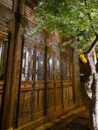 Lantern-lit Dreams: Gubei's Nighttime scenery