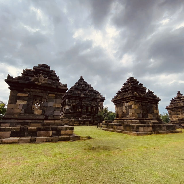 🌄 Solo Adventure at Ijo Temple: Yogyakarta’s Hidden Sunset Gem 🌿