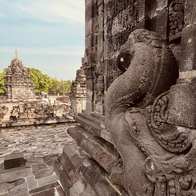 🏛️ Candi Sewu: Yogyakarta’s Ancient Buddhist Sanctuary – A Solo Traveler’s Guide