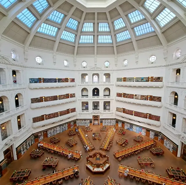 Melbourne 1 Day City Walk - Explore the Cool City!