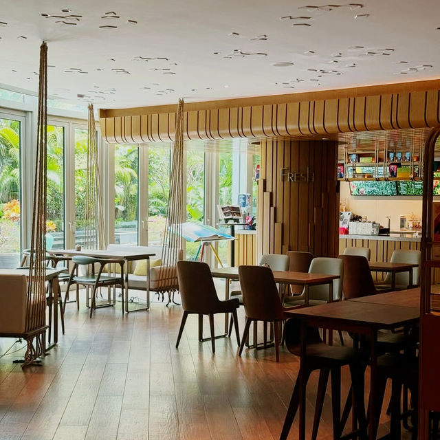 Polished Escape, Lantau Light