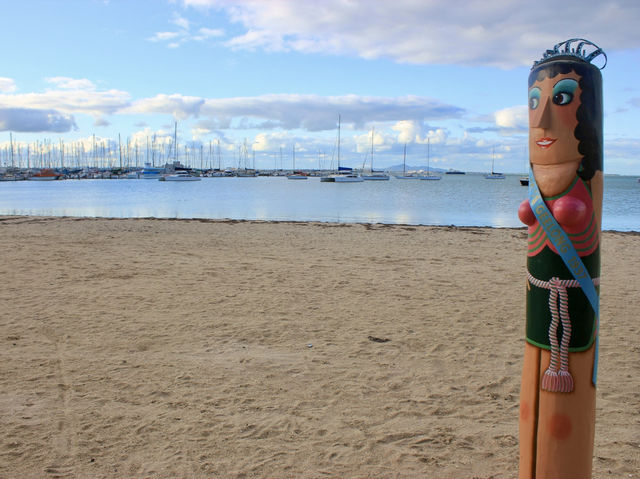 🚶‍♂️ Geelong Bollard Trail Walk – Art Meets Waterfront Charm