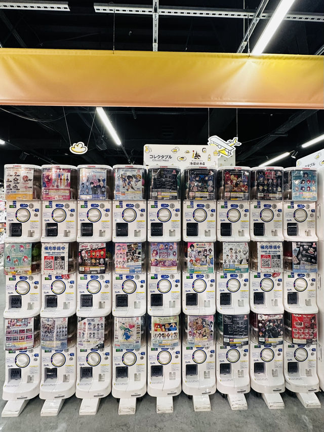 Inside the World’s Largest Capsule Toy Store – A Gachapon Dream in Ikebukuro, Tokyo!