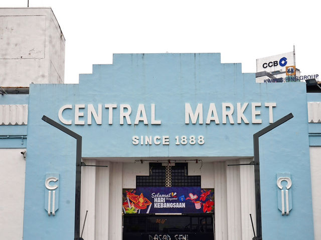 Central Market Kuala Lumpur – Where Shopping, Culture & Souvenirs Collide in Style! Central Market Kuala Lumpur – Where Shopping, Culture & Souvenirs Collide in Style!