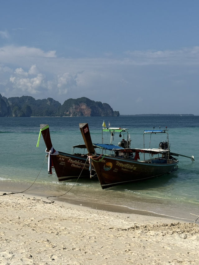 Beaches, Trails, and Sunset Magic: Exploring Ao Nang and Krabi 🇹🇭 🏝️  Beaches, Trails, and Sunset Magic: Exploring Ao Nang and Krabi 🇹🇭 🏝️