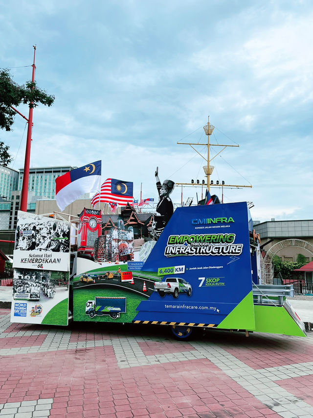 Explore History & Iconic Sights at the Independence Memorial, Melaka Explore History & Iconic Sights at the Independence Memorial, Melaka