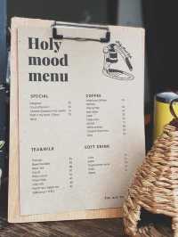 Holy Mood Cafe 🌲