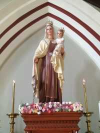 ⛪Charming Inner City Catholic Church⛪