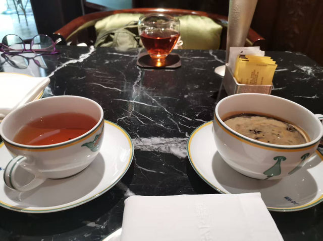 日本未上陸!アジア第1号店のプラダ直営ダイニング・カフェで優雅なひと時を 日本未上陸!アジア第1号店のプラダ直営ダイニング・カフェで優雅なひと時を