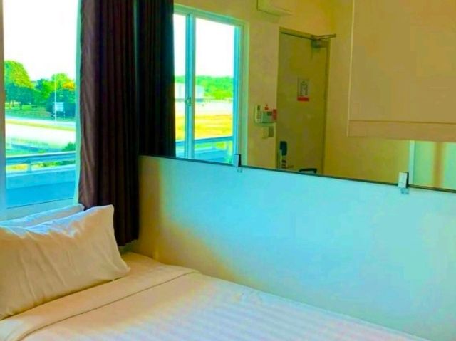 Sepang Itinerary | Cars, Shopping & Airport Stay