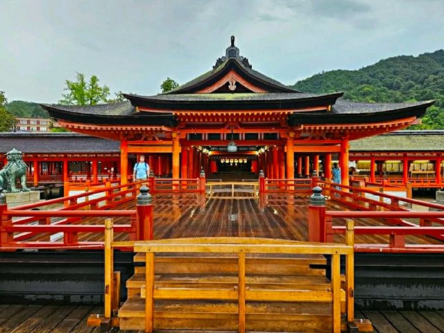 Itsukushima Jinja.