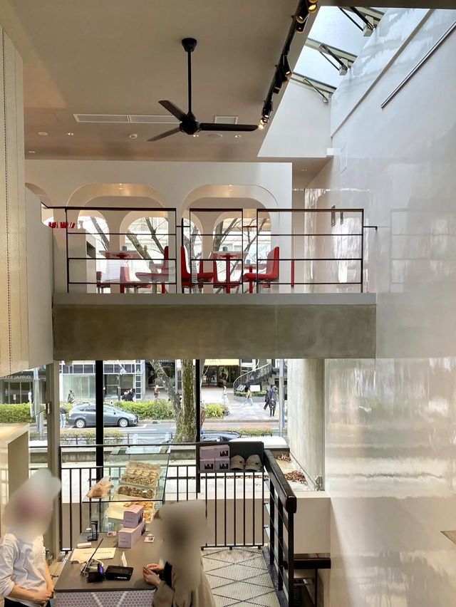 🍩 A World of Red and White at VAT BAKERY, Harajuku