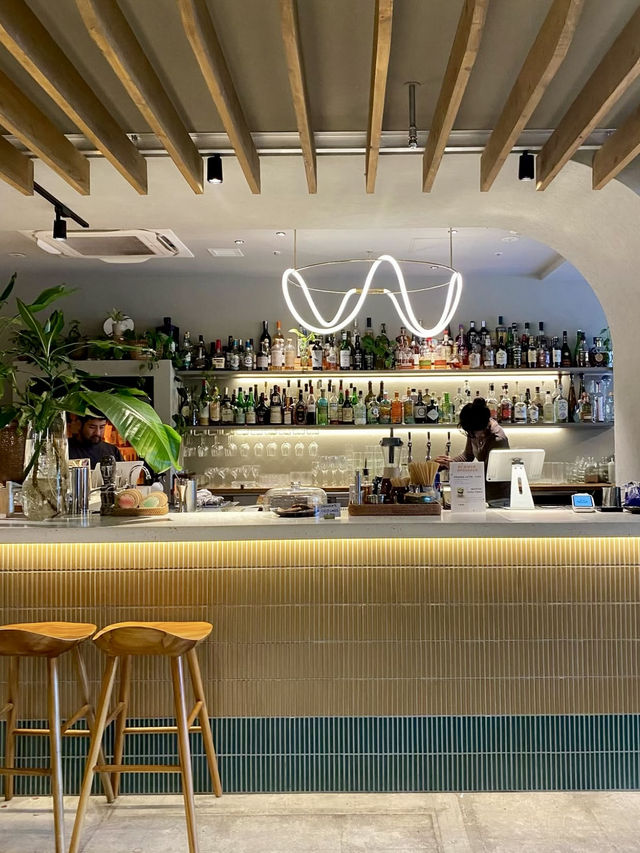 🌎 A Global Vibe at TENCUPS Café, Shibuya