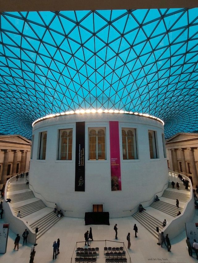 Flow and Crowd: A Visit to the British Museum
