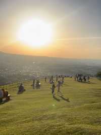 ชมพระอาทิตย์ตกที่ Mount Wakakusa Nara