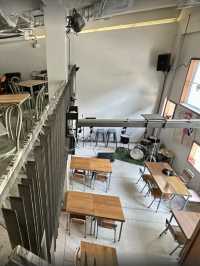 Perfect Strangers คาเฟ่กึ่งบาร์สุดเท่