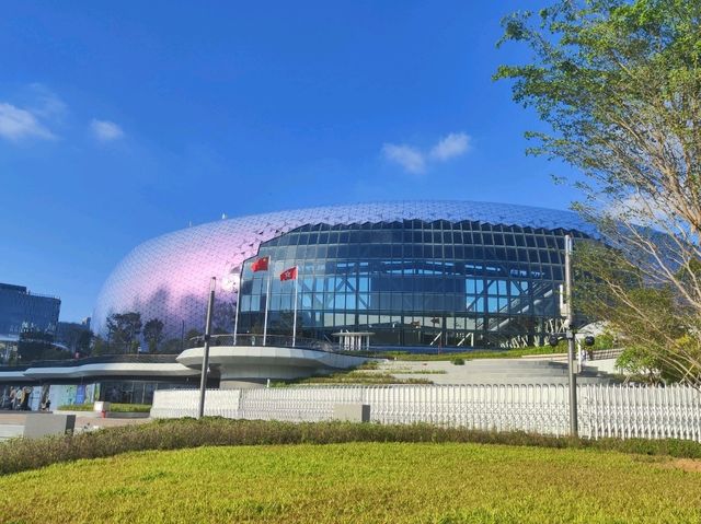 現代建築遇上海岸風光😎