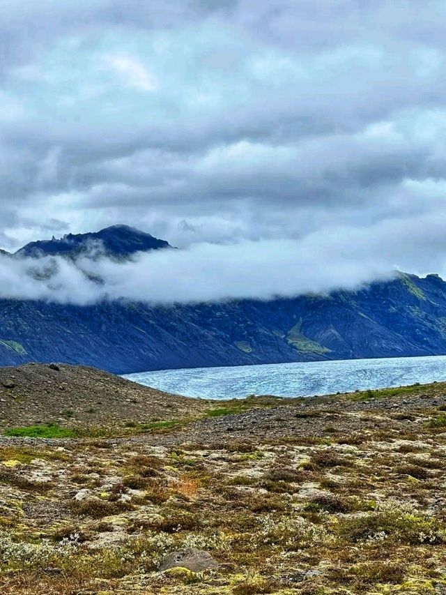 ❄️🩵 Svínafellsjökull Glacier – The Sapphire Giant of Iceland ❄️🩵 Svínafellsjökull Glacier – The Sapphire Giant of Iceland