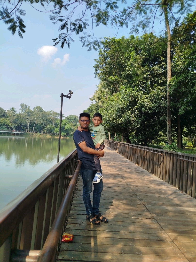 พักผ่อนสบายๆ ท่ามกลางบรรยากาศธรรมชาติอันงดงามที่สวนรามานา กรุงธากา 🌳✨