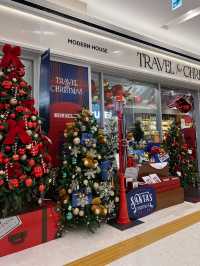 예쁜 크리스마스 트리 가득한 모던 하우스🎄