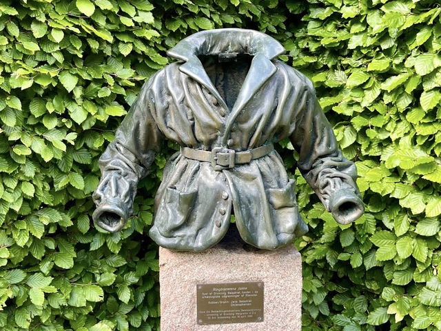 🏰✨ Marselisborg Slot – A Quiet Royal Escape in Aarhus 🏰✨ Marselisborg Slot – A Quiet Royal Escape in Aarhus