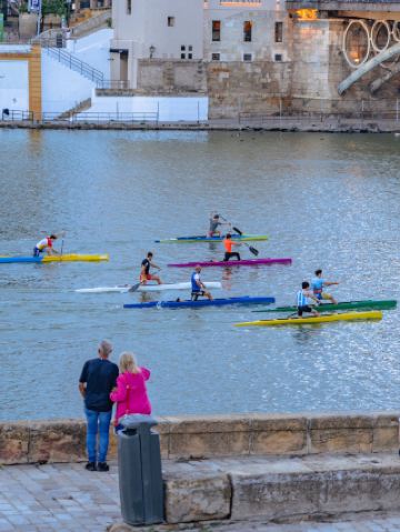 遊覽西班牙塞維利亞：騎自行車在誇達爾基維爾河畔品嚐酸橘汁醃魚