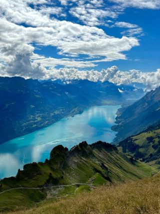 🇨🇭บริเอนซ์: จุดที่ทะเลสาบบรรจบกับท้องฟ้า