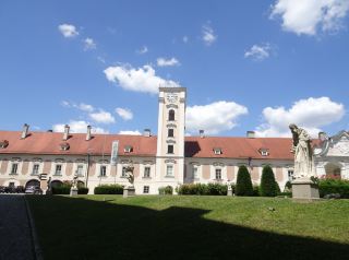 Schloss Lamberg：俯瞰施泰爾壯麗景色的巴洛克美景 