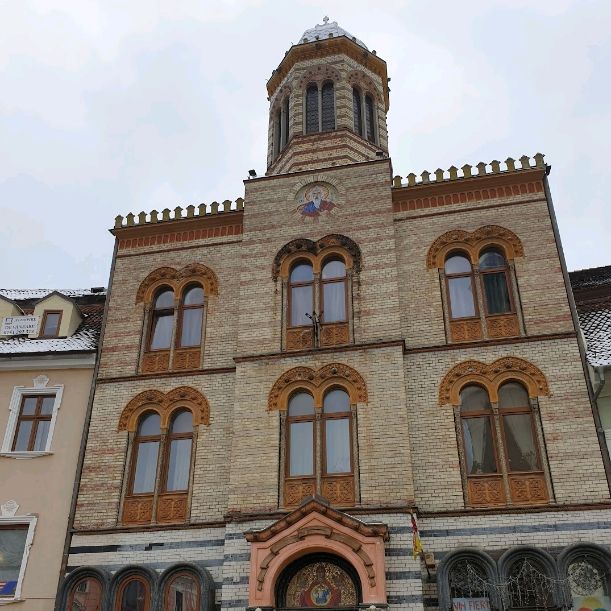 🕍 Discover the Majestic Piața Sfatului Orthodox Church in Brasov! 🌟