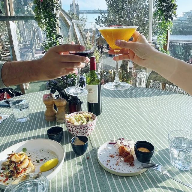 Tower Bridge London - Coppa Restaurant ✨