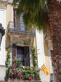 Plaça Reial: The Beating Heart of Barcelona’s Social Scene