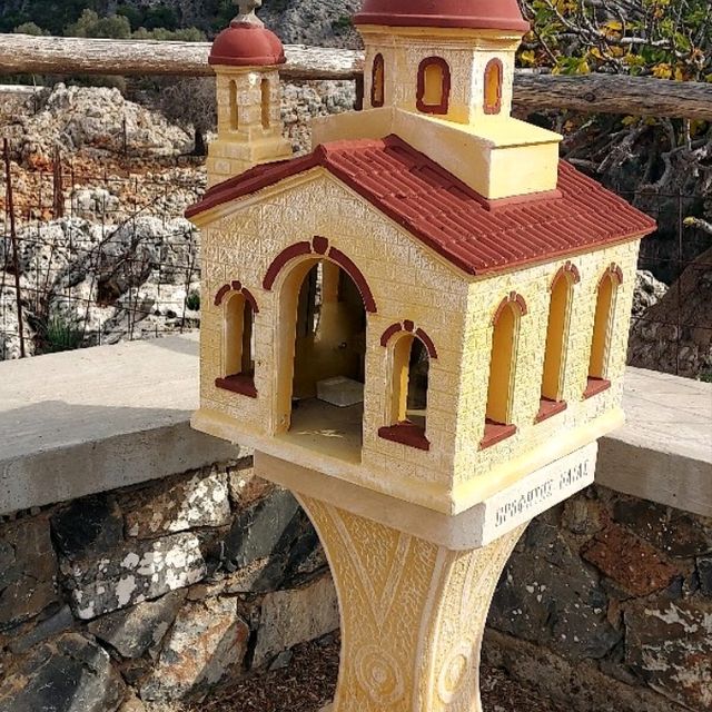 hiking in Crete