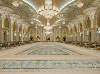 The Timeless Beauty of Oman’s Grand Mosques 🕌