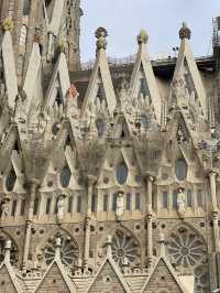 Lost in Barcelona: Churros, Gaudí, and Good Vibes Only!