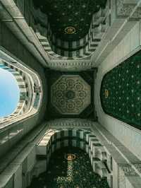 🏛 Discover the Spiritual Beauty of Medina’s Architecture 🌙✨