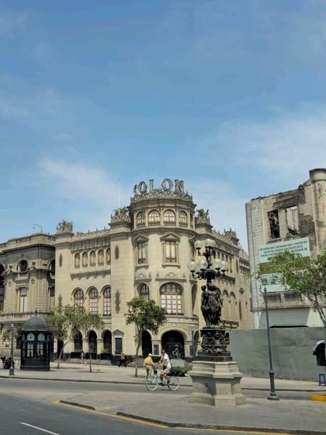 해외여행 페루 리마 올드타운의 광장 Plaza San Martín