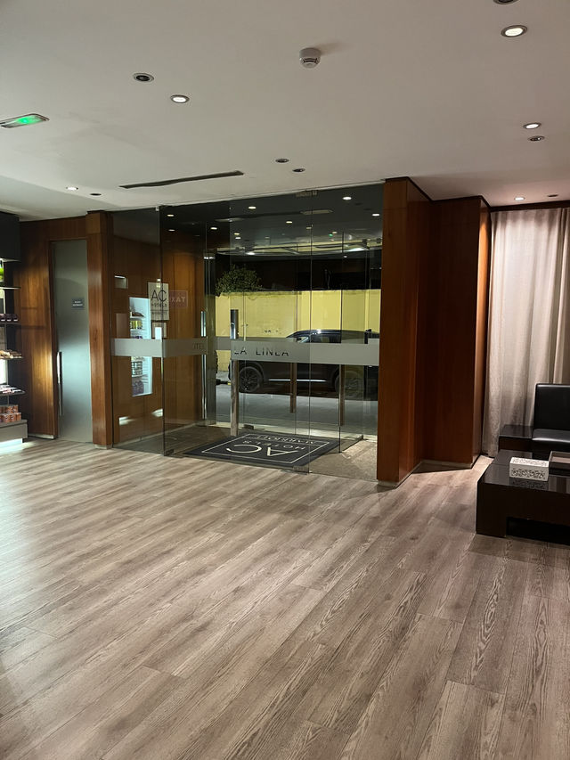 AC Hotel La Linea 🇪🇸easy and cheap !!