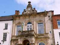 🚆🌳 Manchester to Ashbourne: Charming Market Town Escape 🏡🍂