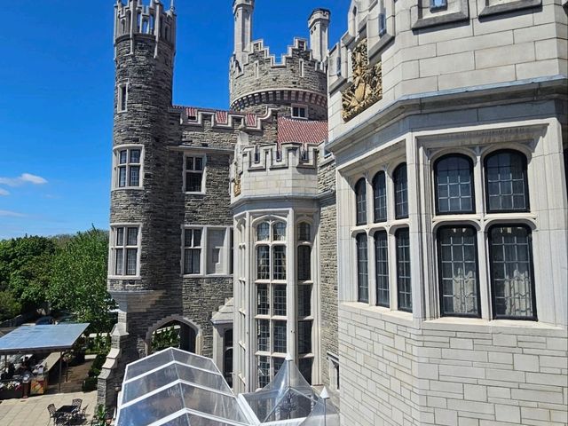 Toronto in 3 Days: From Urban Vibes to Island Sunsets and Historic Castles