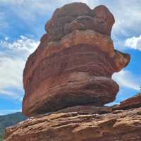 🌄✨ Garden of the Gods: Colorado’s Majestic Wonderland ✨🌄   