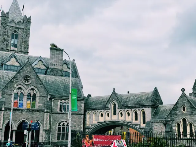 🚗 Ride-Sharing in Dublin: Explore the City, Stress-Free & On Budget 🍀💸