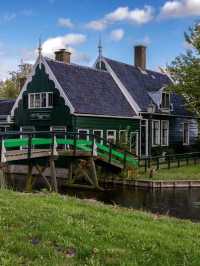 🌾 Zaanse Schans: A Living Museum of Dutch Windmills and Craftsmanship 🌬🇳🇱