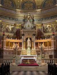 Hungarian State Opera House: A Grand Stage of Elegance and Art