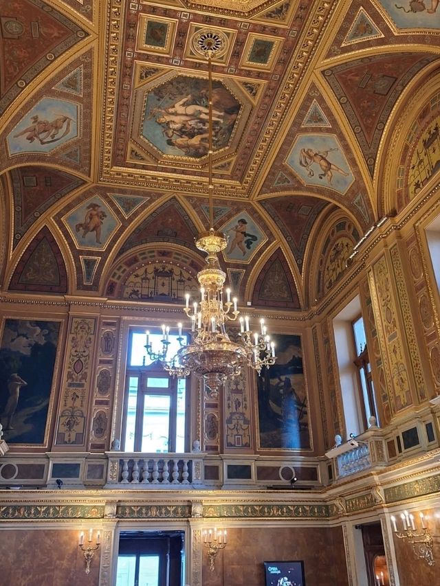 Hungarian State Opera House: A Grand Stage of Elegance and Art