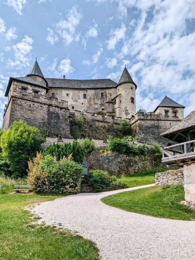 🏰 Fortress in the Sky – Hochosterwitz Castle, Austria