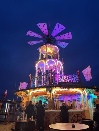 🎄🌟 Bodensee’s Winter Gem: Weihnachtsmarkt in Friedrichshafen 🌟🎄  